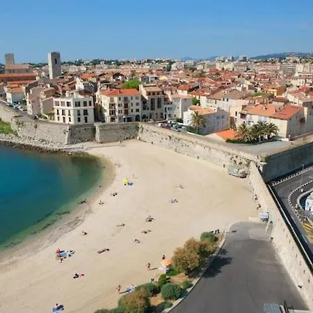 Les Beaux Jours Du Vieil * Antibes