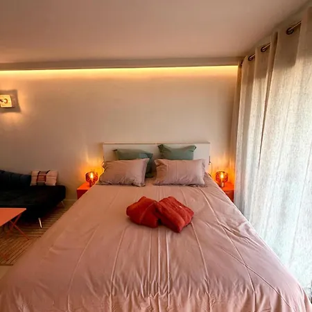Les Beaux Jours Du Vieil Apartmán